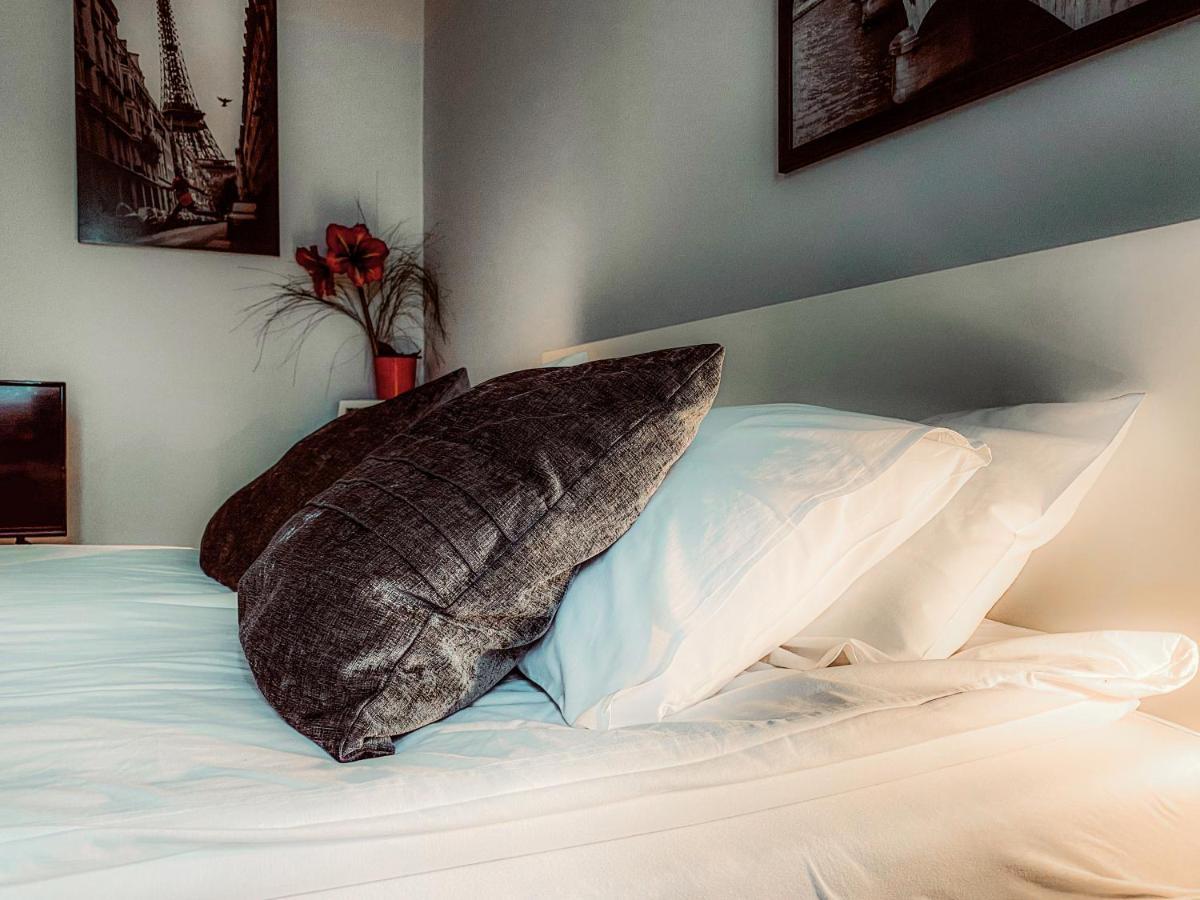 קרקוב Apartment Next To Wawel Castle, Vistula River & Old Town Cracow מראה חיצוני תמונה